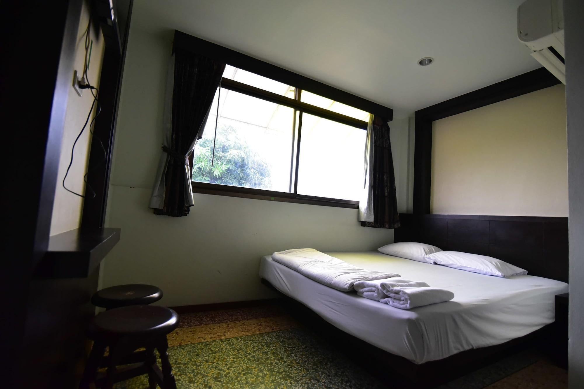 Thara House Hotel Bangkok Kültér fotó