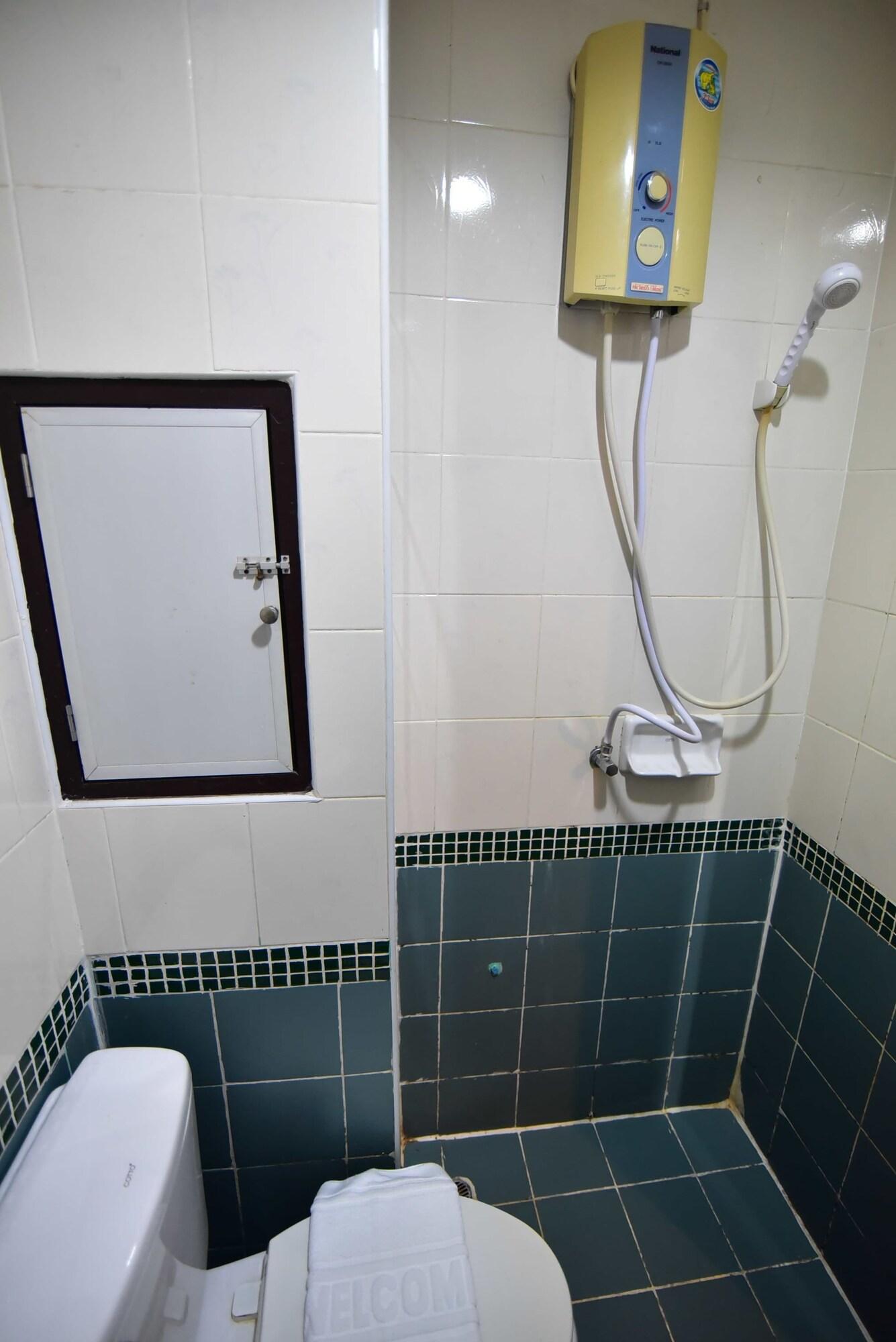 Thara House Hotel Bangkok Kültér fotó