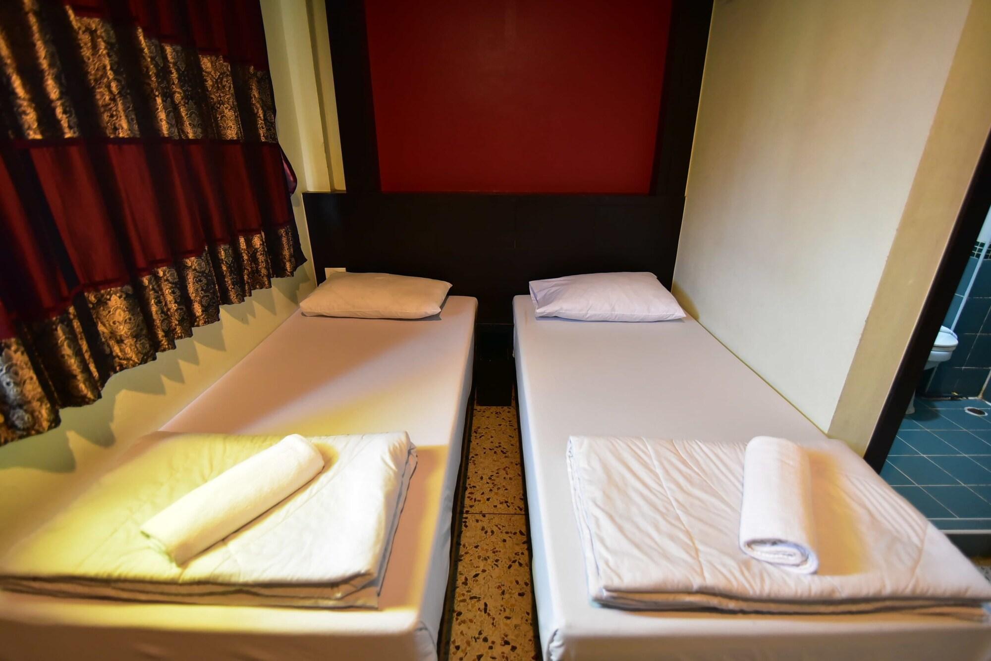 Thara House Hotel Bangkok Kültér fotó