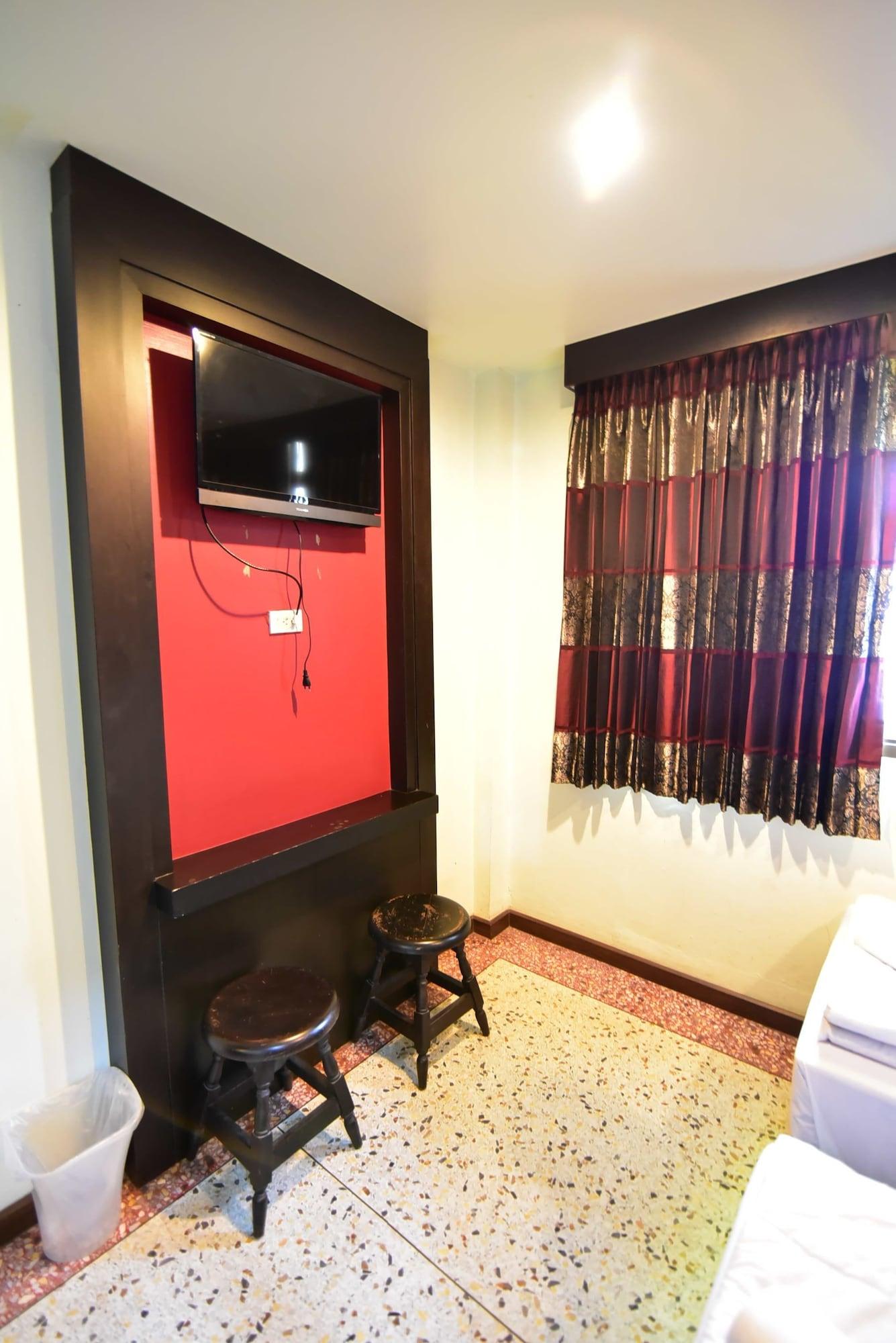 Thara House Hotel Bangkok Kültér fotó