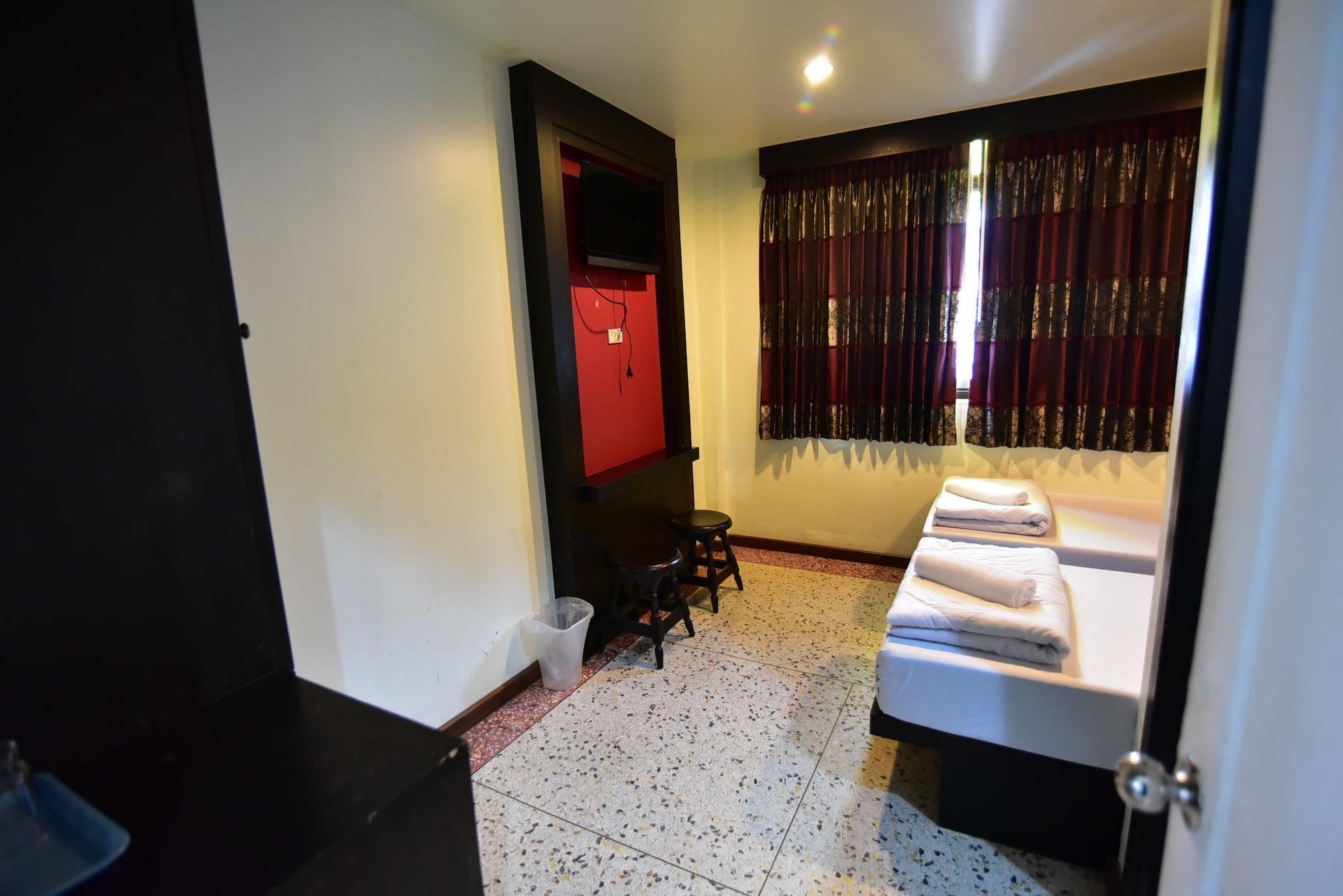 Thara House Hotel Bangkok Kültér fotó