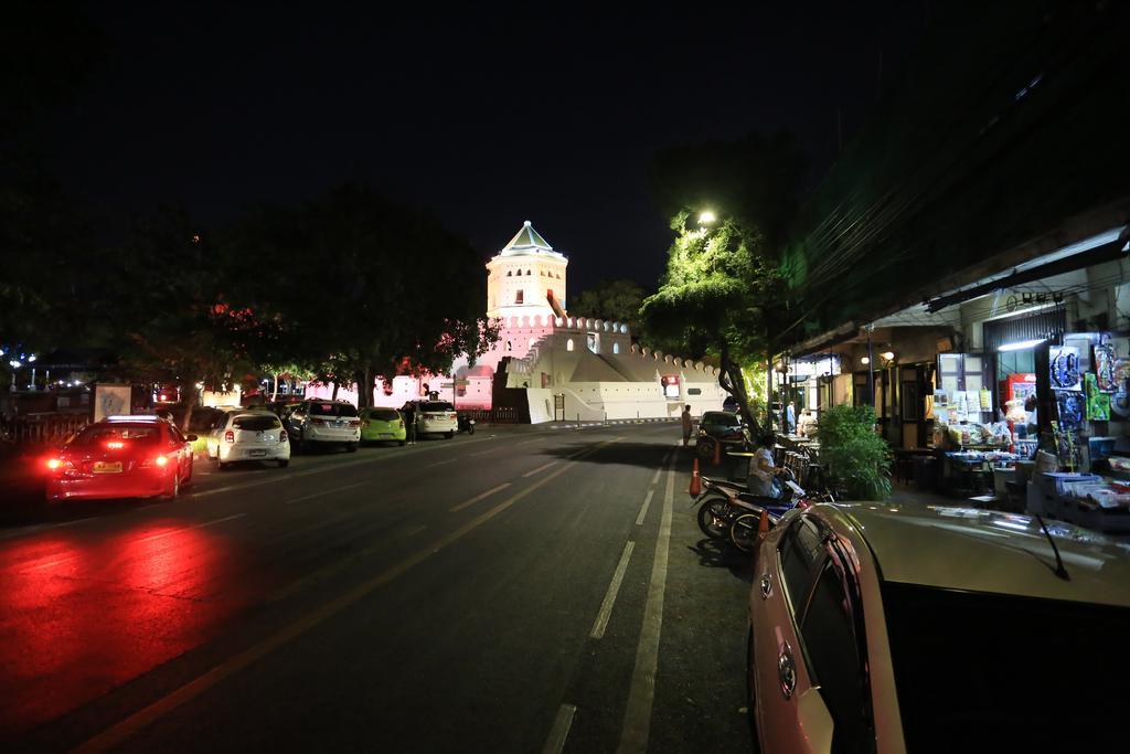 Thara House Hotel Bangkok Kültér fotó