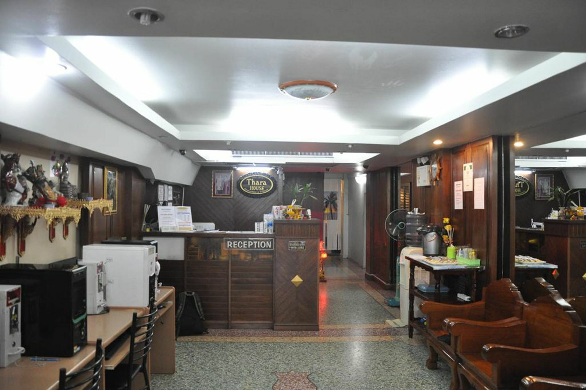 Thara House Hotel Bangkok Kültér fotó