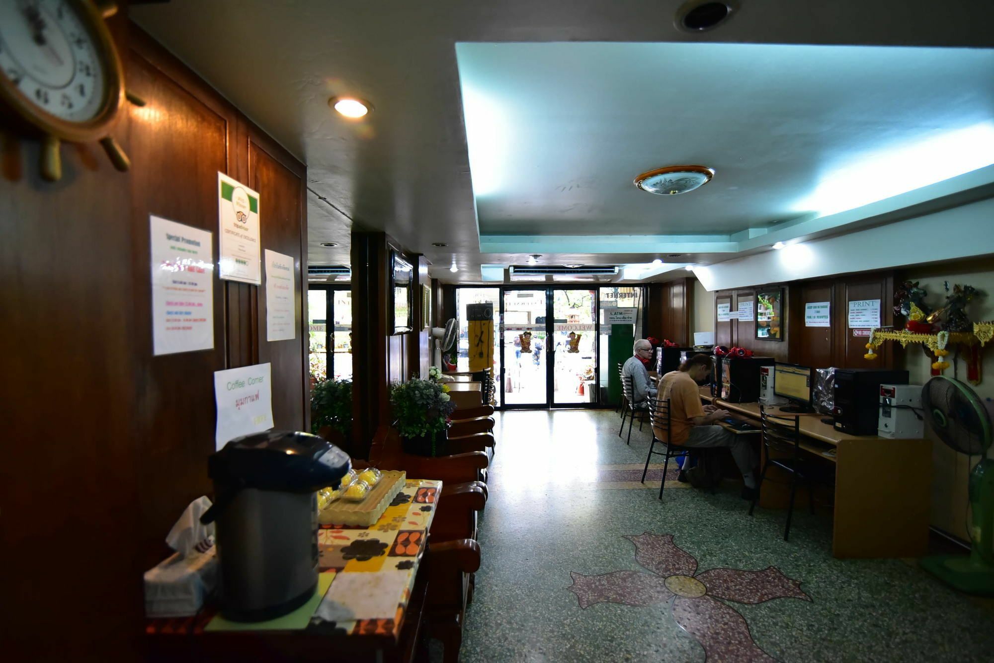 Thara House Hotel Bangkok Kültér fotó