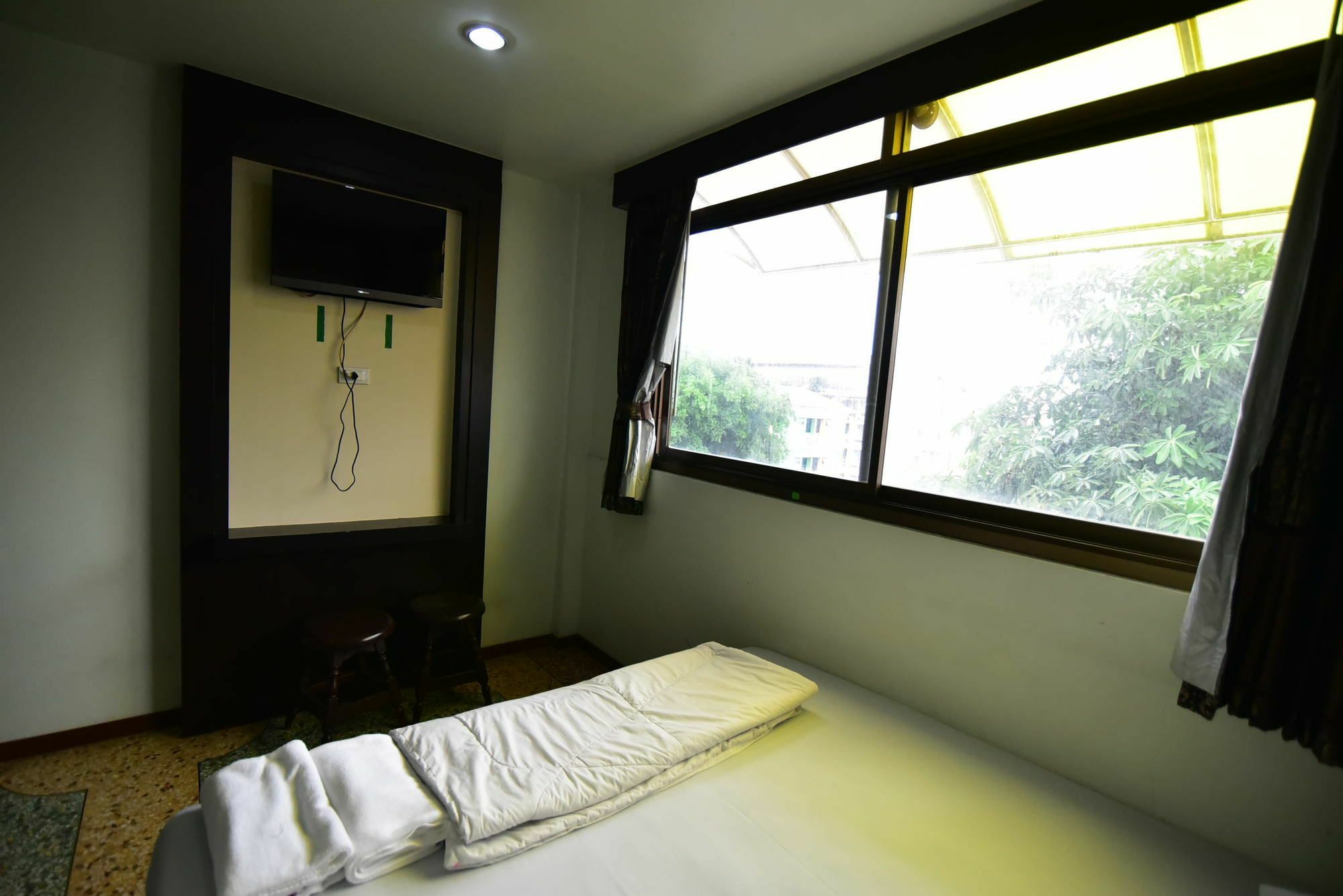 Thara House Hotel Bangkok Kültér fotó